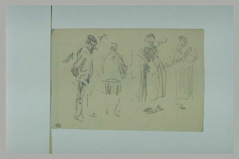 Deux hommes et deux femmes debout, image 1/1