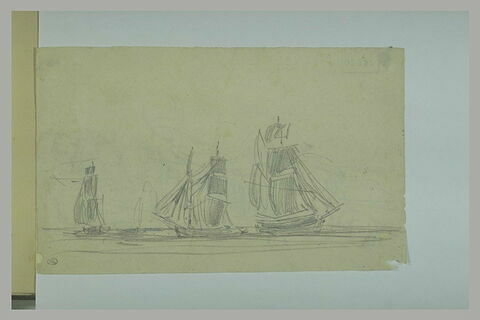 Trois voiliers en mer, image 1/1