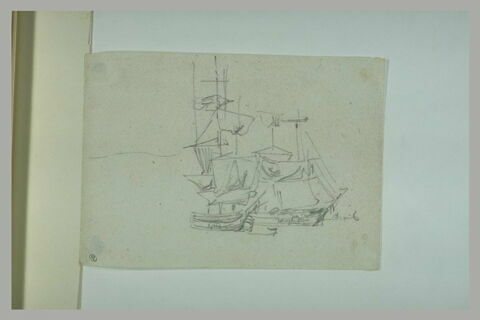 Deux voiliers, les voiles hissées, image 1/1