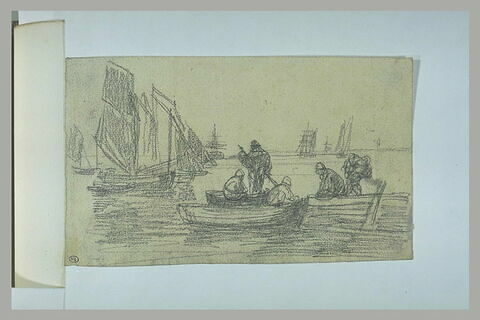 Bateaux à voiles sur l'eau ; au premier plan, trois canots avec des marins, image 1/1