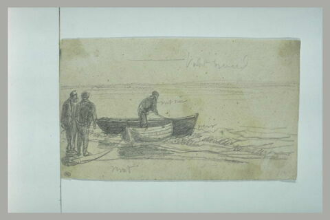 Deux hommes sur une plage ; deux canots, un marin assujettit l'un d'eux, image 1/1