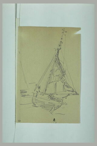 Barque de pêche échouée et inclinée, image 1/2