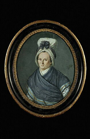 Portrait de femme âgée, coiffée d'un bonnet avec cocarde tricolore, image 1/1