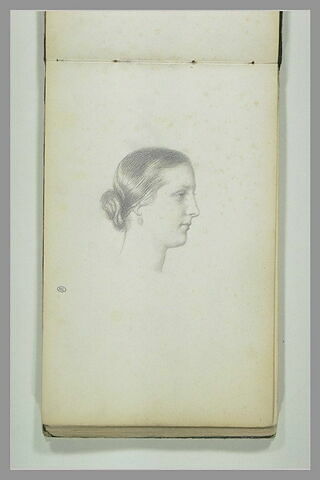 Portrait de femme, vue de profil, image 1/1