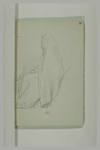 Femme, le tête couverte d'un long voile, assise, image 1/1