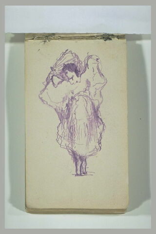 Femme habillée d'une mantille, dansant