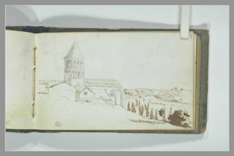 L'abbaye de Saint Amant de Boixe, dans un paysage de collines, image 1/1