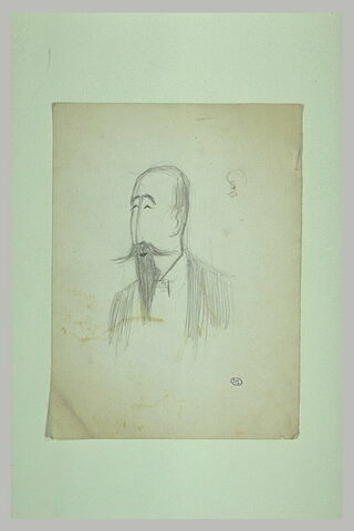 Homme vu en buste, de trois quarts à gauche, le crâne très allongé, image 1/1