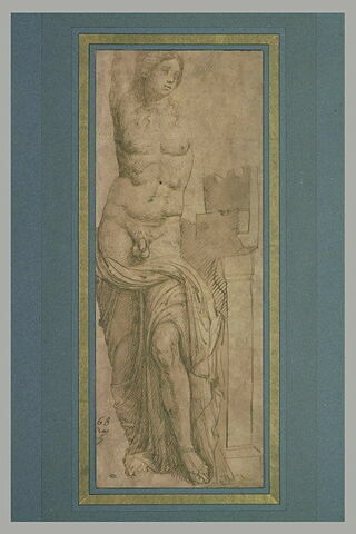 Statue d'Hermaphrodite debout, levant le bras droit