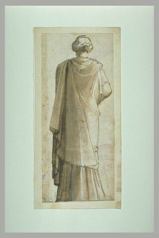 Femme debout, drapée, de dos, d'après l'antique