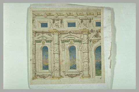 Façade d'un palais, avec des fenêtres ouvrant sur un vaste paysage, image 2/2