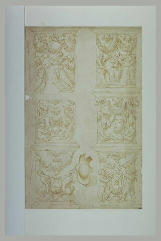 Ornements avec figures pour bas-relief de piédestal
