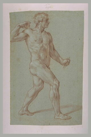 Homme nu, marchant vers la droite, le bras droit levé, image 1/1