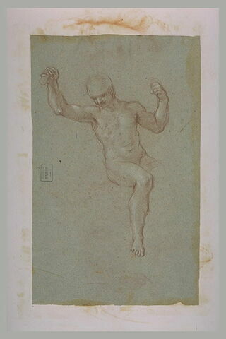 Jeune homme nu, assis, les bras levés, regardant vers le bas, image 1/1