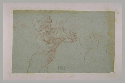 Enfant portant une couronne, et buste d'un autre enfant, image 2/2