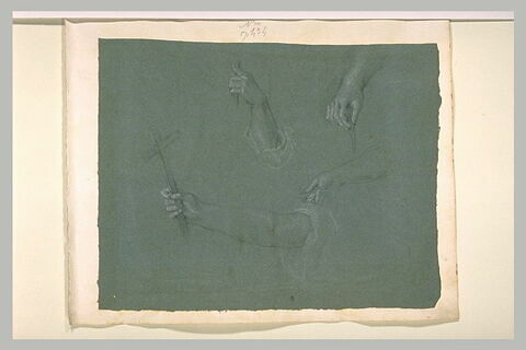 Trois mains dans diverses positions, et bras tenant une croix, image 1/1