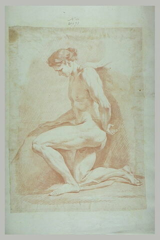 Jeune homme, nu, à genoux, de profil vers la gauche