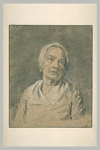 Buste de vieille femme, vue de face, la tête levée, image 2/2
