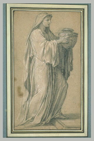 Femme debout, tournée vers la droite, tenant un vase, image 1/1
