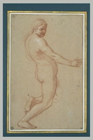 Femme nue, debout, de profil, image 2/2