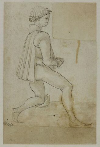 Jeune homme à demi-agenouillé, de profil vers la droite, habillé en haut-de-chausses et mantelet et tenant un objet (une tablette ?)