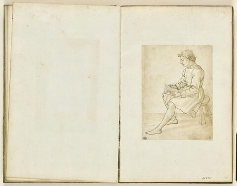 Jeune homme assis sur un tabouret, de profil vers la gauche, habillé à la florentine et lisant  un livre, image 5/6