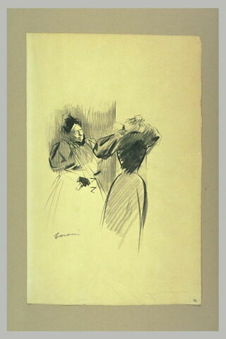 Femme âgée regardant une autre femme en pleurs, image 2/2