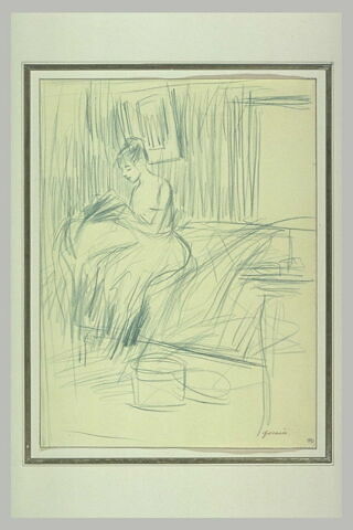 Jeune femme en déshabillé, assise sur son lit, image 1/1