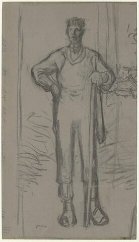 Homme, debout, de face, la main gauche posée sur un grand bâton