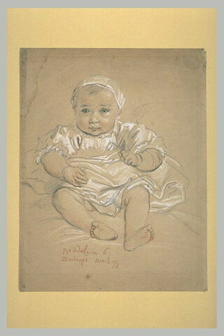 Enfant assis, de face : portrait de madeleine Boulanger