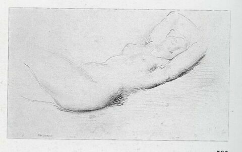 Femme nue couchée, les bras relevés sur sa tête ; tête à droite