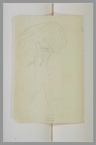 Homme debout, portant un ballot, image 1/1
