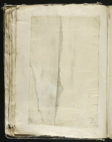 Rivage avec un château au loin, image 1/2