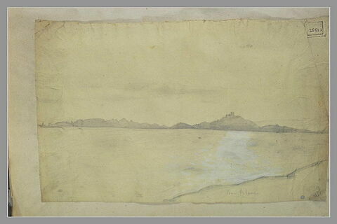 Rivage avec un château au loin, image 2/2