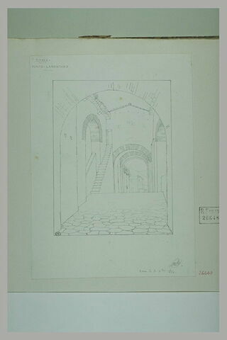 Rue passant sous des arcades : Ponte Nomentano