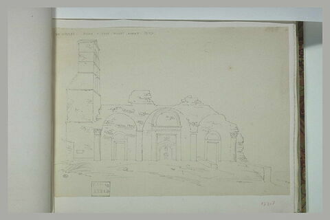 Environs de Sessa : église en ruines, image 2/2