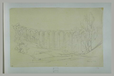 Aqueduc en ruines, à Molino