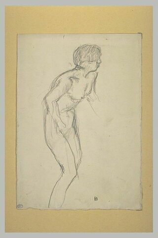 Femme nue, de trois quarts vers la droite, légèrement penchée, image 2/2