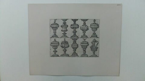 Dix dessins de vases, image 3/3