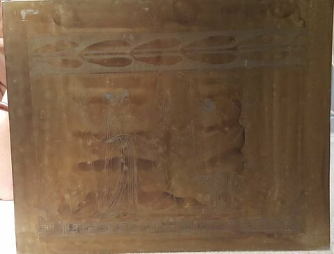 Peinture de vase campane : sujet funèbre : éphèbe assis portant une torche et présentant un miroir à une femme qui tient une feuille de vigne., image 1/1