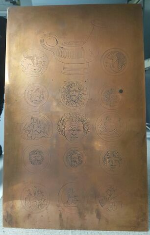 Médaillons tirés de vases noirs à reliefs : tête d'éthiopien, de Jupiter; griffon dévorant un cerf; chimère, centaure, Bellérophon, Actéon etc, image 1/1
