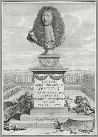 Frontispice. Le buste de Louis XIV sur un pied destal où il est inscrit le titre, en avant de la place du Carrousel