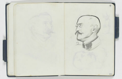 Tête d'homme chauve, de trois quarts à gauche, avec petites lunettes, moustache, col officier, image 1/1