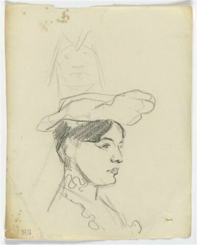 Femme vue en buste, de profil à droite, coiffée d'un chapeau et petit croquis caricatural d'une tête