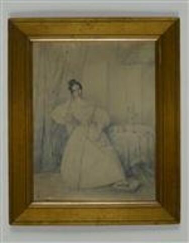 Jeune femme en costume romantique assise près d'un guéridon, tenant un mouchoir dans la main gauche, les pieds posés sur un coussin (il s'agit du portrait de la mère de Degas)