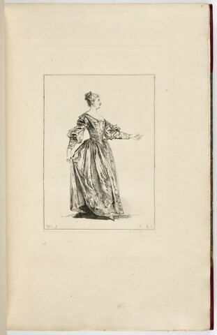 Femme en pied, relevant sa jupe de la main droite, image 1/1