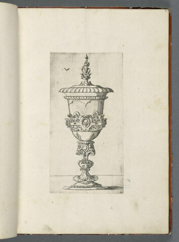 Vase, image 1/1