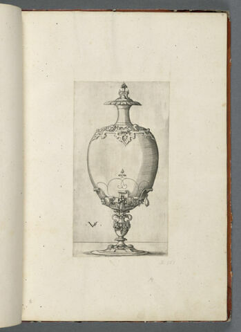 Vase, image 1/1