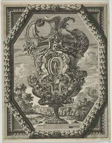 Vase décoré d'un médaillon avec la figure de Vénus, image 1/1