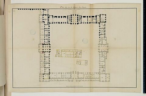 Plan du rez-de-chaussée pour les bâtiments de la Cour Carrée du Louvre avec des bâtiments des artistes au centre, image 1/1